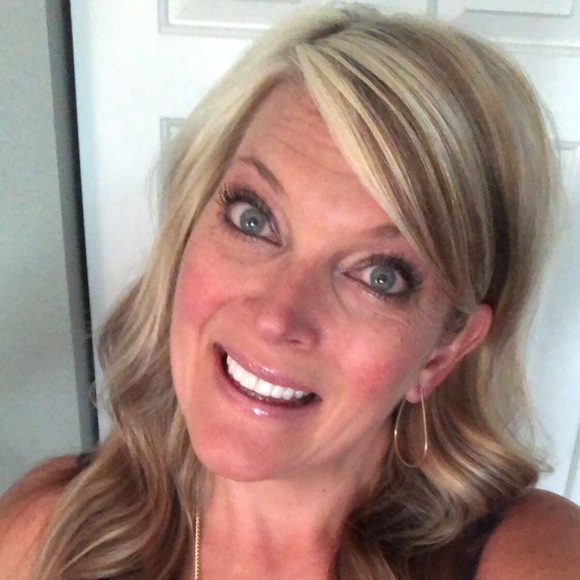 Meet your Posher, Anne - Picture 1 of 1